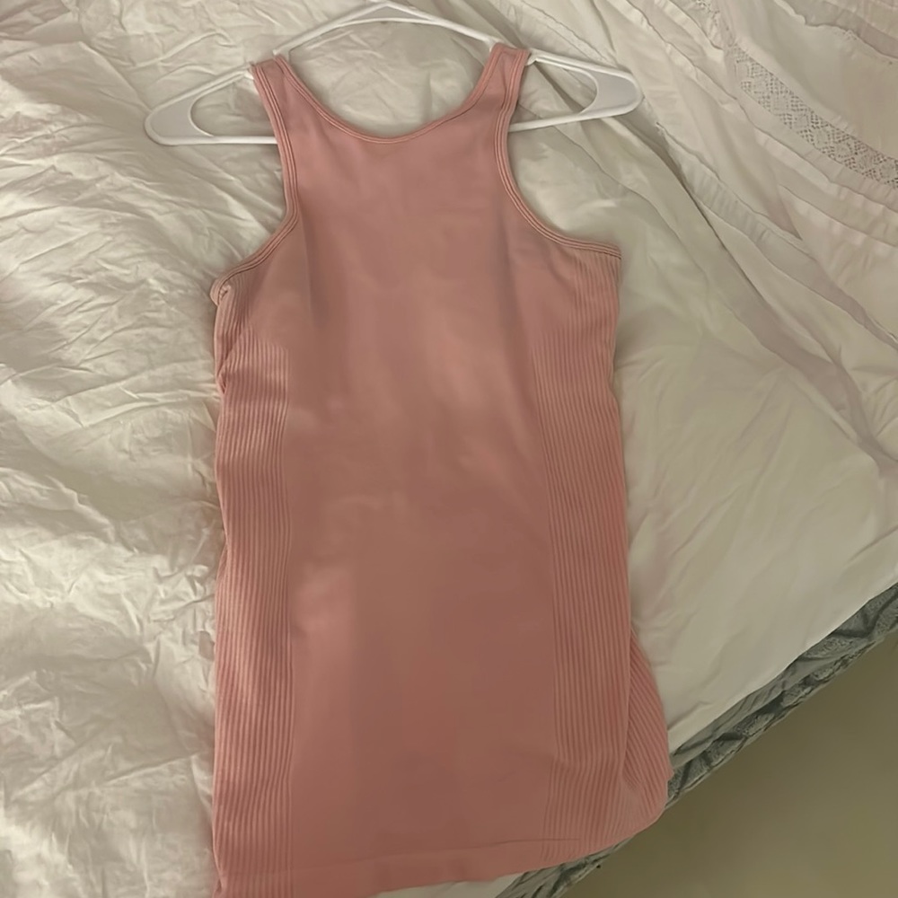 Lululemon tank!